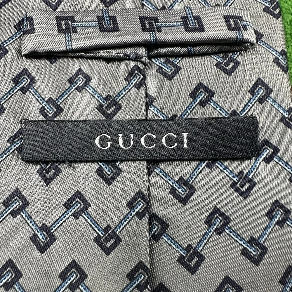 GUCCI Gray Vintage GG Print Silk Mens Tie 3.75 Inch Width Made in Italy